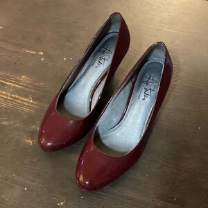 Life Stride Women's Deep Red Heels
